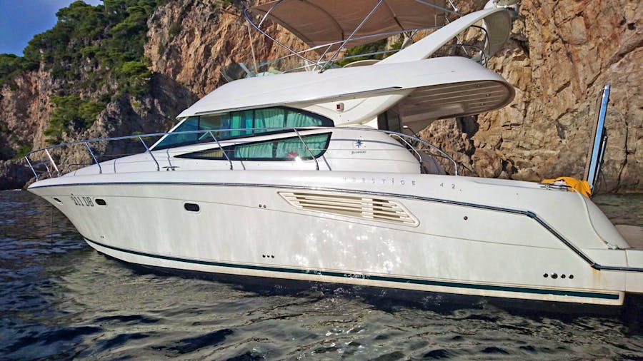dubrovnik-yacht-charter-prestige-42-fly-motor-yacht-004.jpg